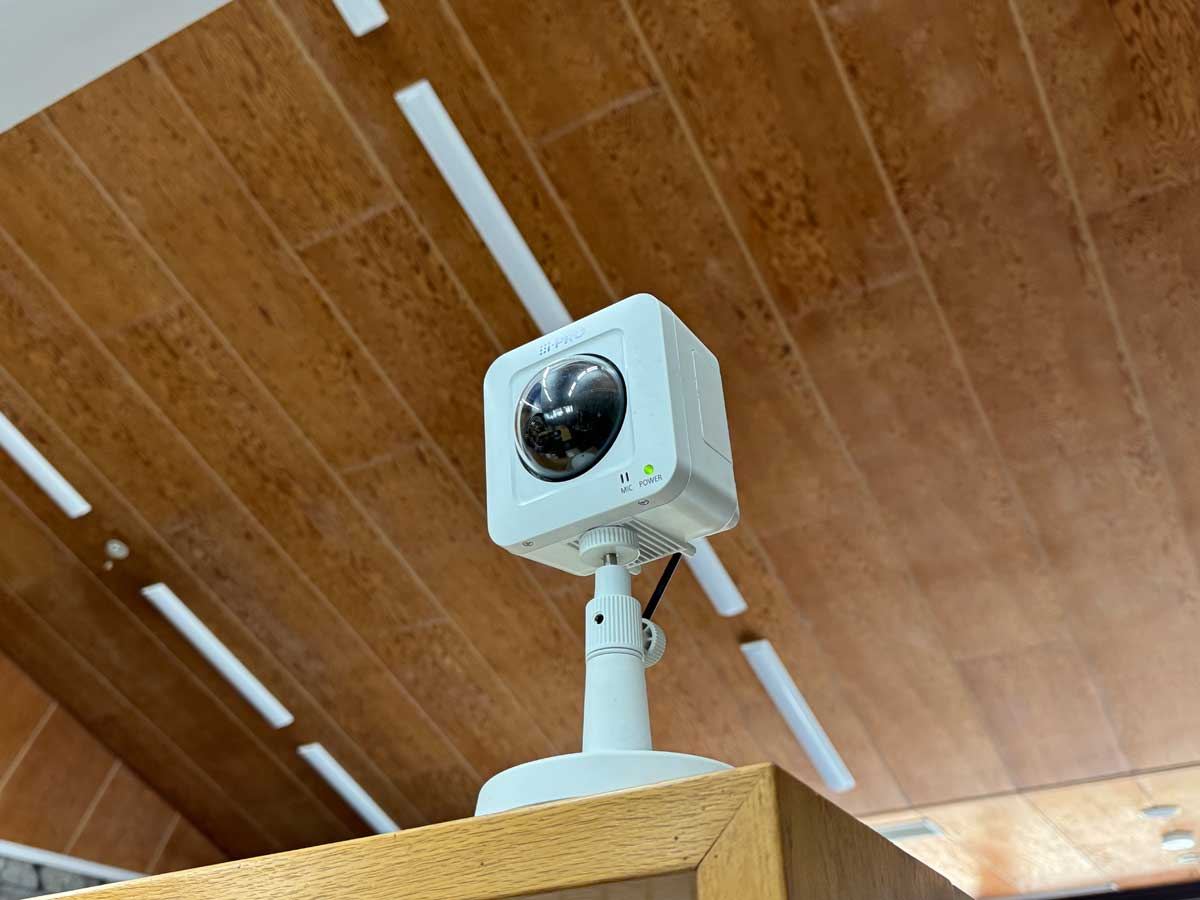 ネットワーク型防犯カメラ